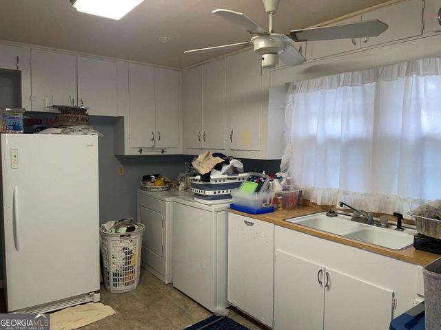 129 E Brumby Street, Reidsville, GA 30453