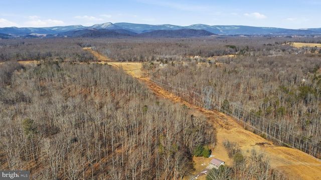 616 S POES RD, Amissville, VA 20106