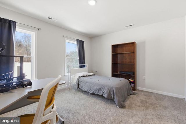 616 S POES RD, Amissville, VA 20106