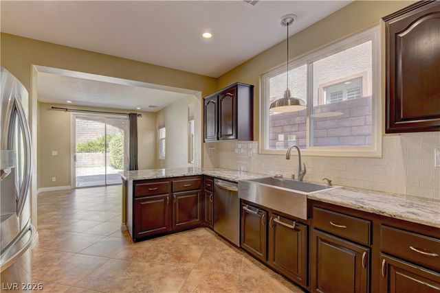 561 Ivy Spring Street, Las Vegas, NV 89138