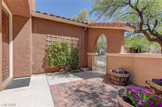 561 Ivy Spring Street, Las Vegas, NV 89138