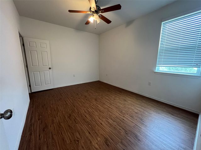 805 Hallie CV, Lockhart, TX 78644