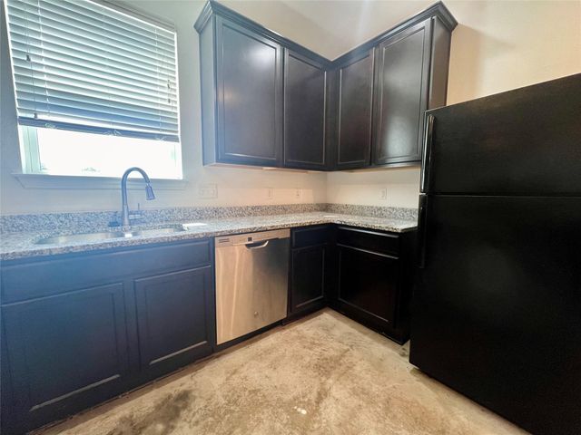 805 Hallie CV, Lockhart, TX 78644