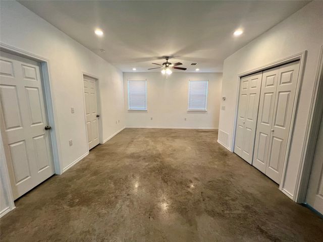 805 Hallie CV, Lockhart, TX 78644