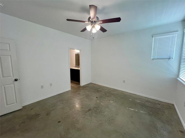 805 Hallie CV, Lockhart, TX 78644