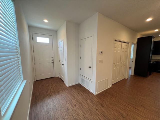 805 Hallie CV, Lockhart, TX 78644