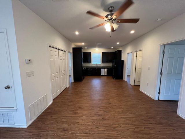 805 Hallie CV, Lockhart, TX 78644