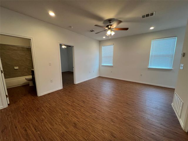 805 Hallie CV, Lockhart, TX 78644