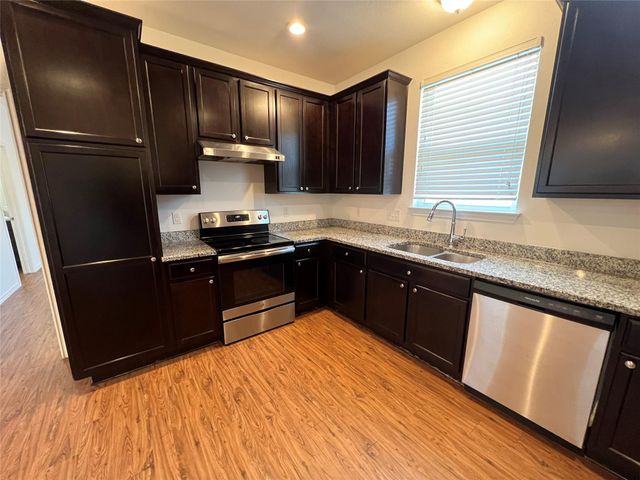 805 Hallie CV, Lockhart, TX 78644