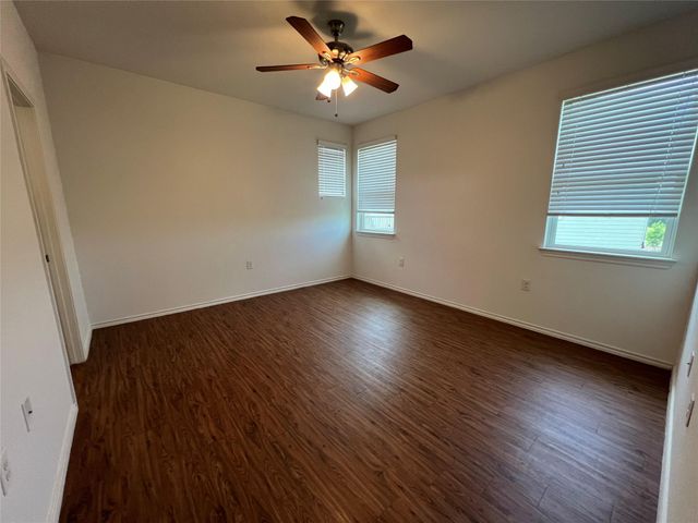 805 Hallie CV, Lockhart, TX 78644