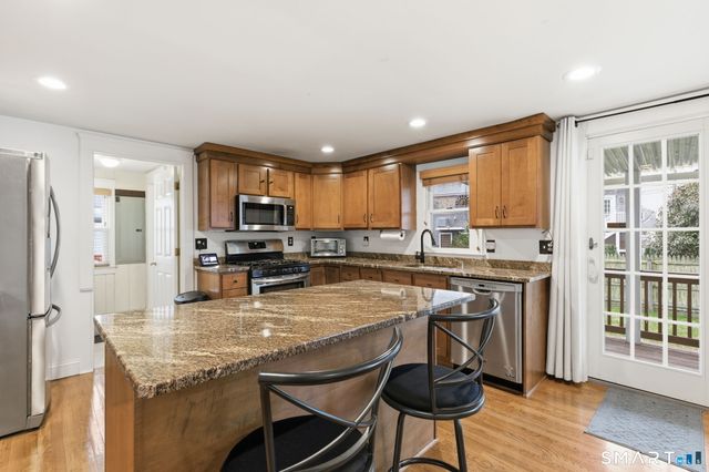 933 E Broadway, Milford, CT 06460