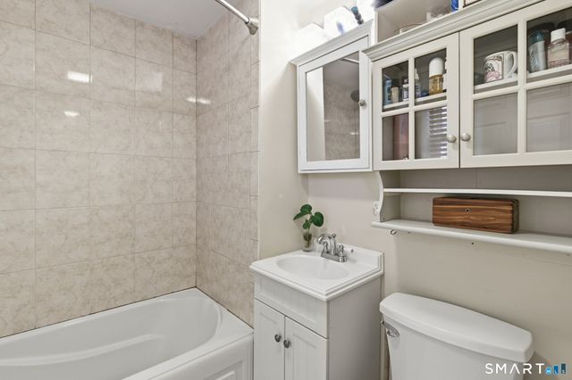 933 E Broadway, Milford, CT 06460