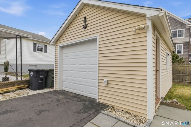 933 E Broadway, Milford, CT 06460