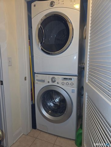 933 East Broadway, Milford, CT 06460