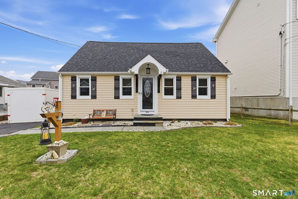 933 E Broadway, Milford, CT 06460