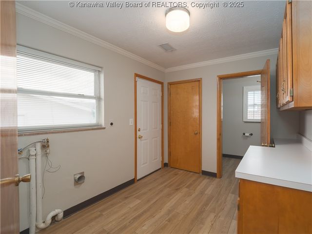 2915 Virginia Avenue, Hurricane, WV 25526