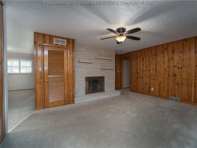 2915 Virginia Avenue, Hurricane, WV 25526