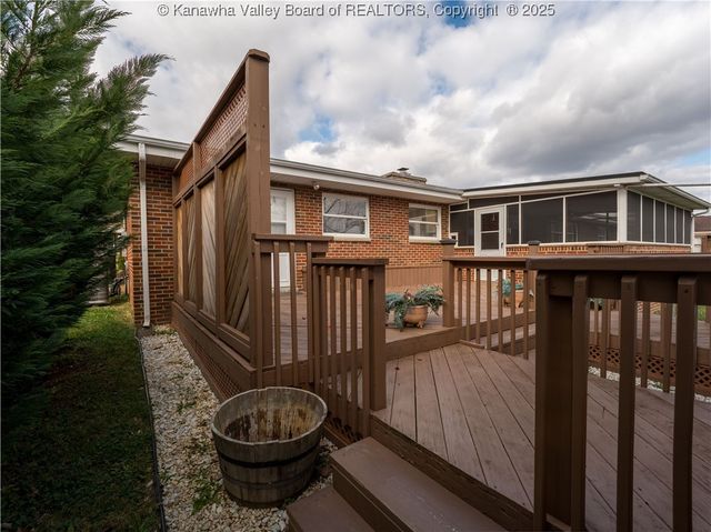 2915 Virginia Avenue, Hurricane, WV 25526