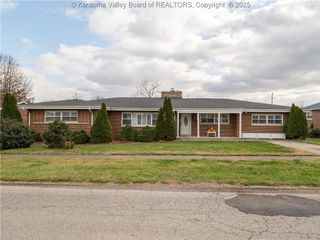 2915 Virginia Avenue, Hurricane, WV 25526
