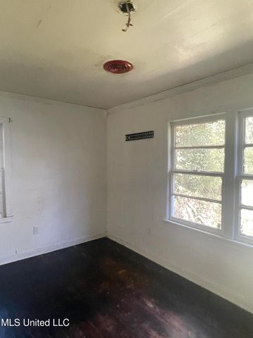 2826 Donaldson Drive, Jackson, MS 39212