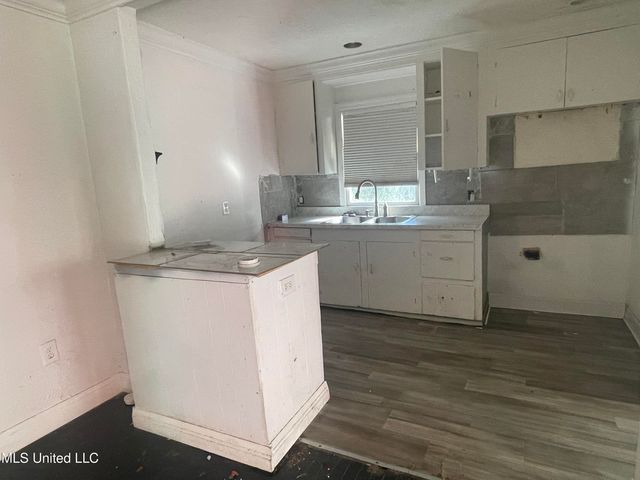 2826 Donaldson Drive, Jackson, MS 39212