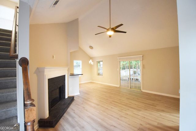 571 N Fairfield Drive, Peachtree City, GA 30269