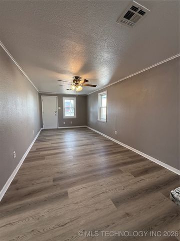 204 N Garrison Avenue, Fort Gibson, OK 74434