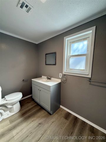 204 N Garrison Avenue, Fort Gibson, OK 74434