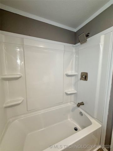 204 N Garrison Avenue, Fort Gibson, OK 74434