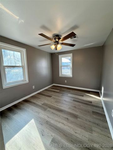 204 N Garrison Avenue, Fort Gibson, OK 74434