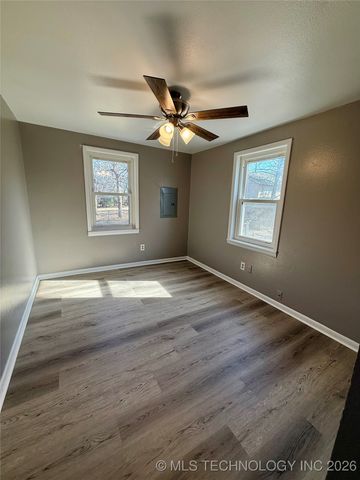 204 N Garrison Avenue, Fort Gibson, OK 74434