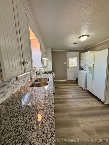 204 N Garrison Avenue, Fort Gibson, OK 74434