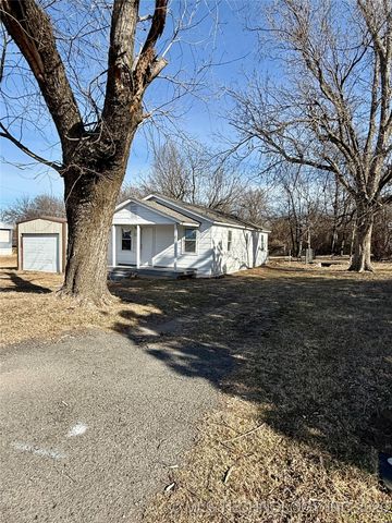 204 N Garrison Avenue, Fort Gibson, OK 74434