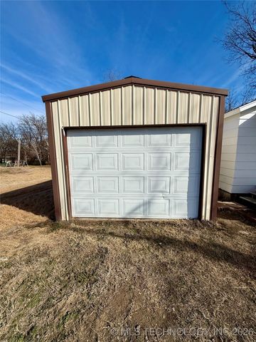 204 N Garrison Avenue, Fort Gibson, OK 74434