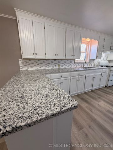 204 N Garrison Avenue, Fort Gibson, OK 74434