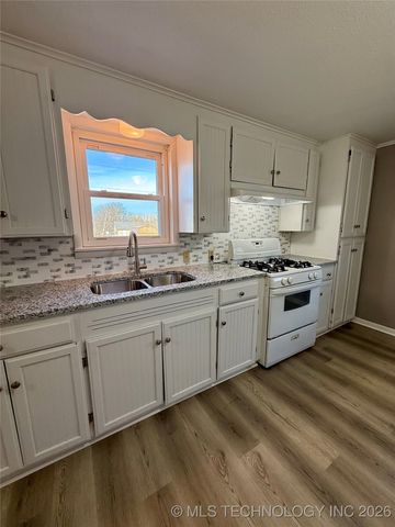 204 N Garrison Avenue, Fort Gibson, OK 74434