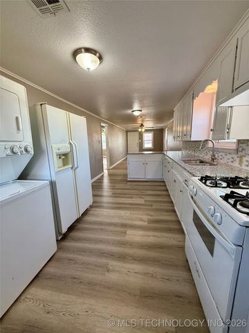 204 N Garrison Avenue, Fort Gibson, OK 74434