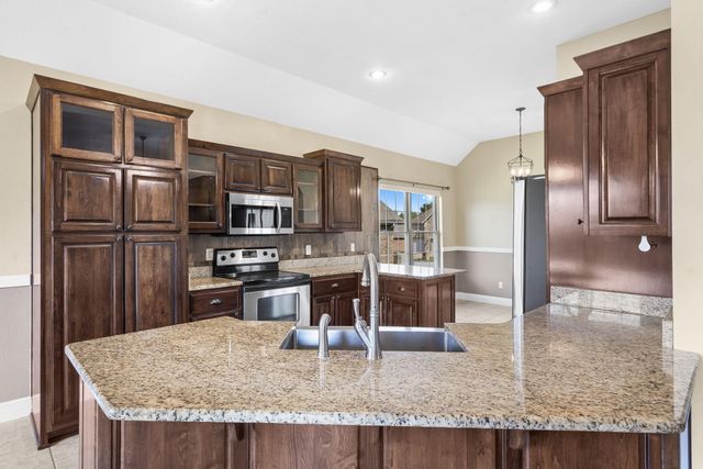 3857 N Sheedy Avenue, Springfield, MO 65803