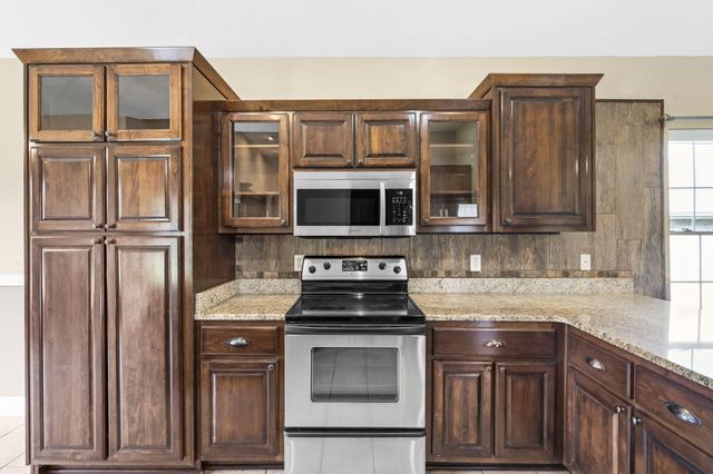 3857 N Sheedy Avenue, Springfield, MO 65803