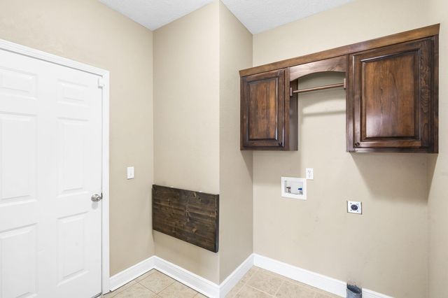 3857 N Sheedy Avenue, Springfield, MO 65803