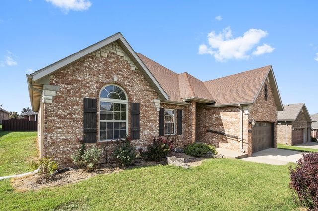 3857 N Sheedy Avenue, Springfield, MO 65803