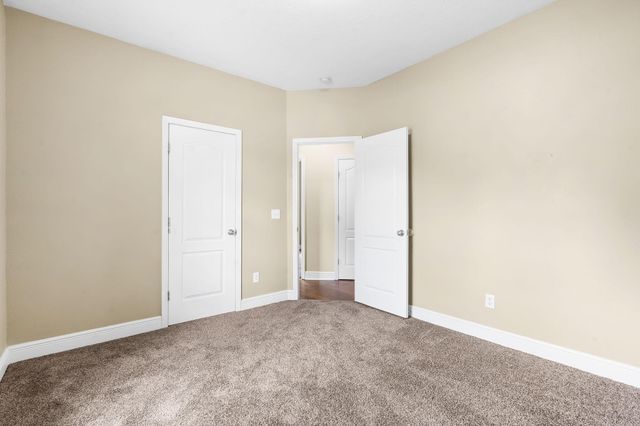 3857 N Sheedy Avenue, Springfield, MO 65803