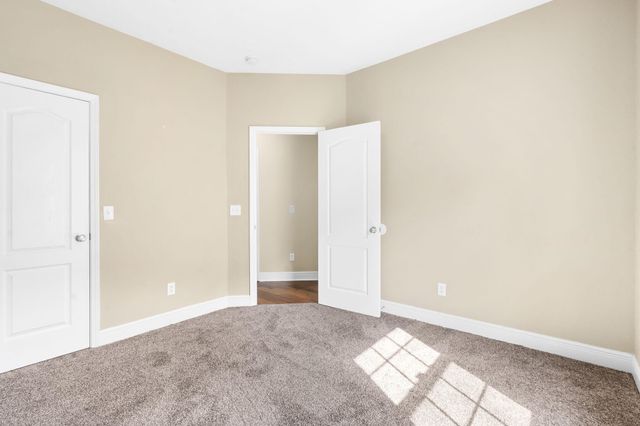 3857 N Sheedy Avenue, Springfield, MO 65803