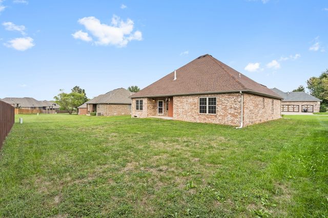 3857 N Sheedy Avenue, Springfield, MO 65803