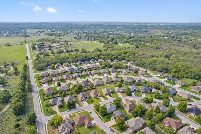 3857 N Sheedy Avenue, Springfield, MO 65803