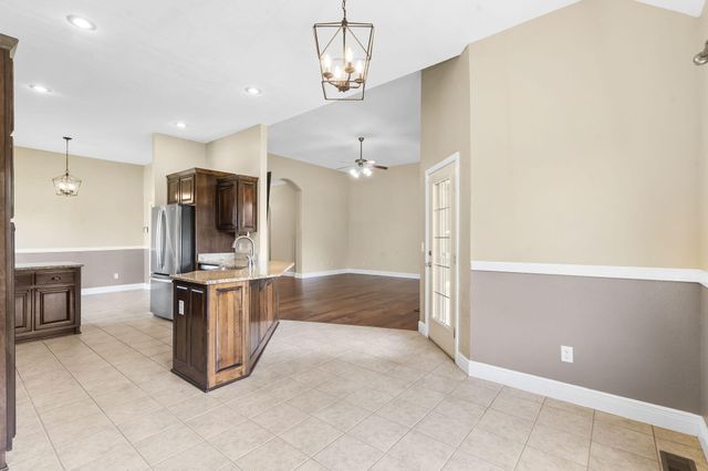 3857 N Sheedy Avenue, Springfield, MO 65803