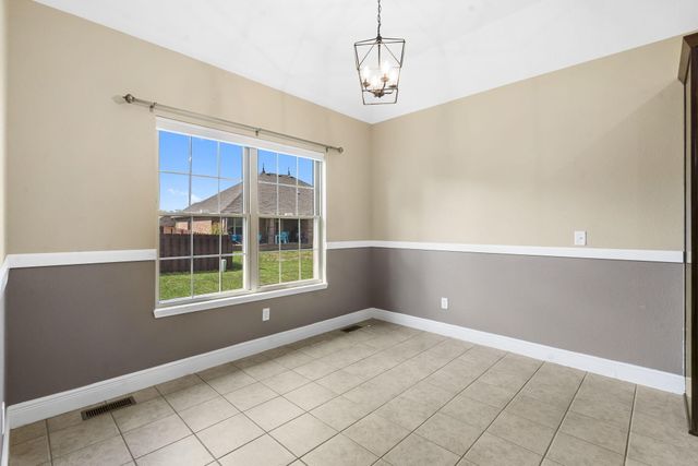 3857 N Sheedy Avenue, Springfield, MO 65803