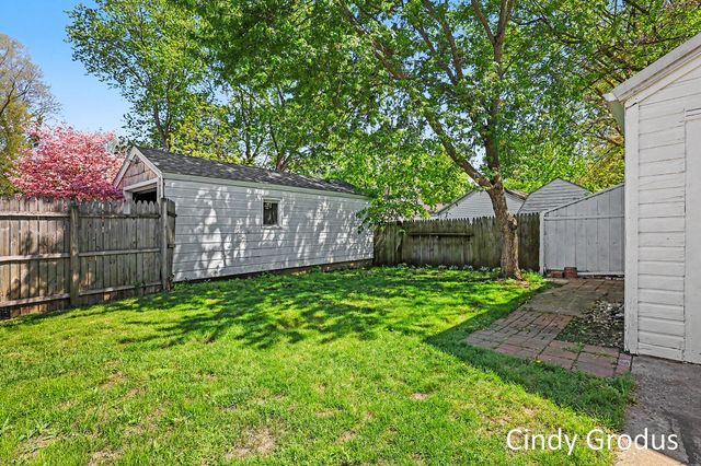 116 32nd Street SE, Wyoming, MI 49548