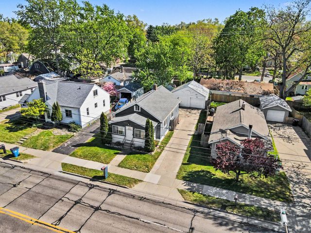 116 32nd Street SE, Wyoming, MI 49548
