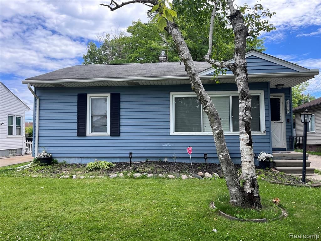 22412 Schroeder Avenue, Eastpointe, MI 48021